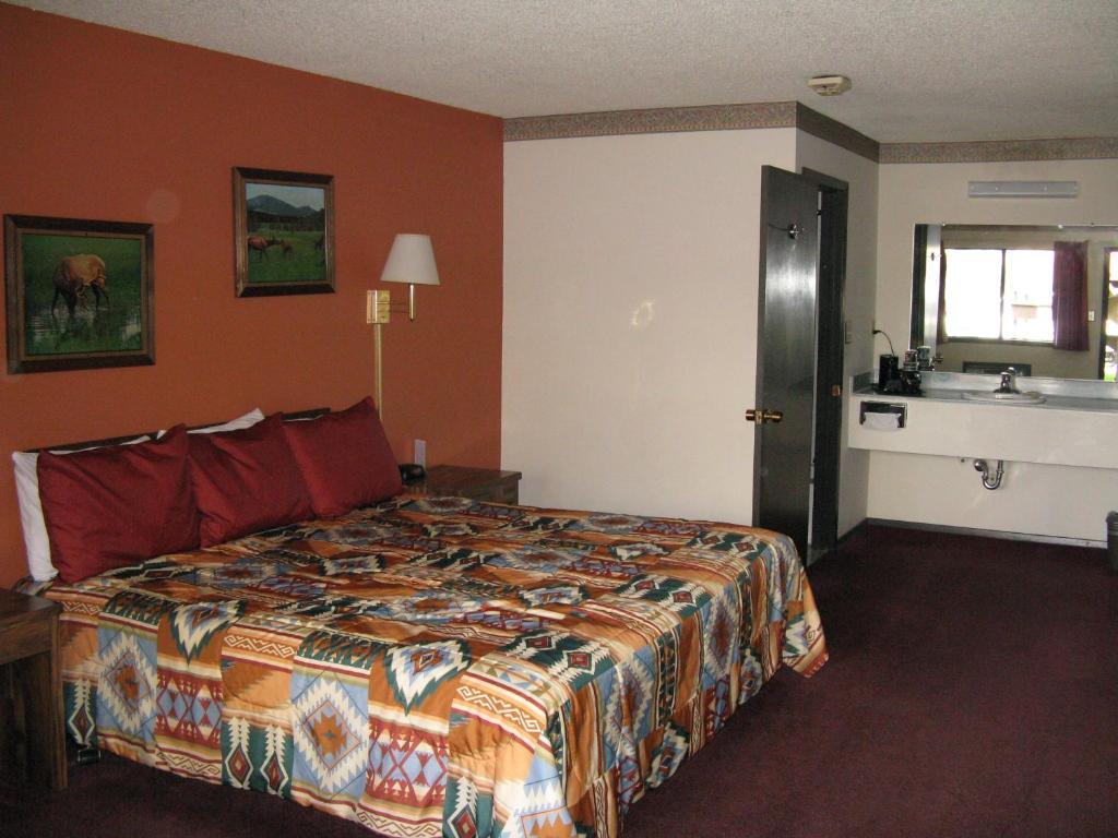 Branding Iron Motel Chama Zimmer foto